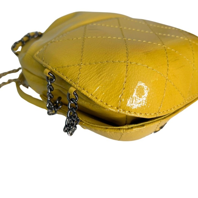 Bolsa Chanel Bucket amarela
