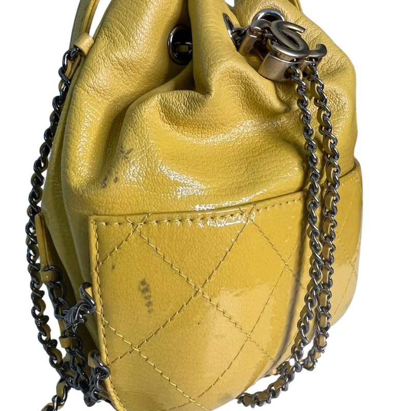 Bolsa Chanel Bucket amarela