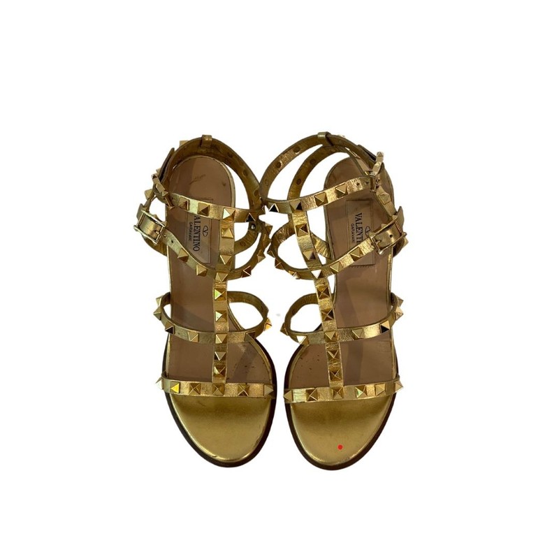 Sandália Valentino Rockstud Dourada 36/5 sola - 35 Brasil