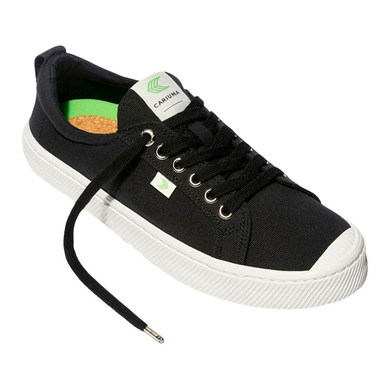 Tênis Oca Low Black Canvas Cariuma