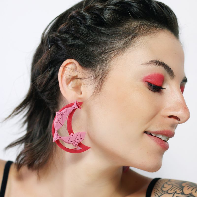 Brinco Peixes E Lua Rosa Com Vermelho
