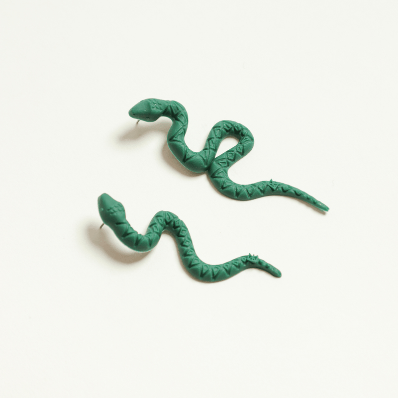 Brinco serpente verde rama