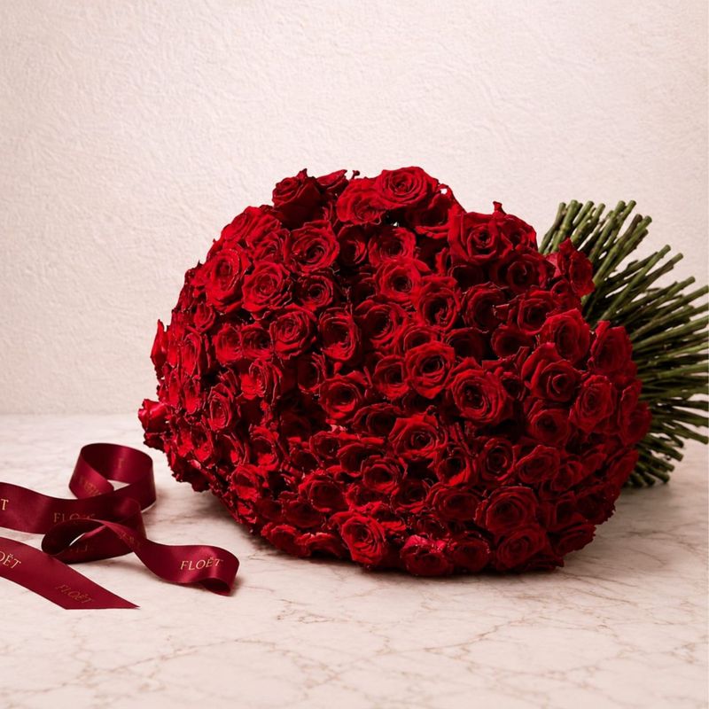 Margot - 300 Rosas Vermelhas