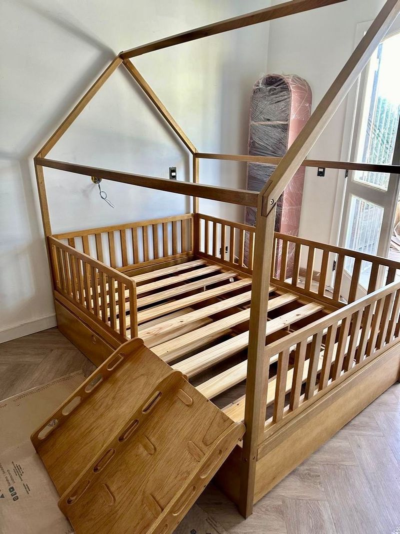 Cama Casinha com Cerquinha e Bicama ou Gavetas | Kazakama