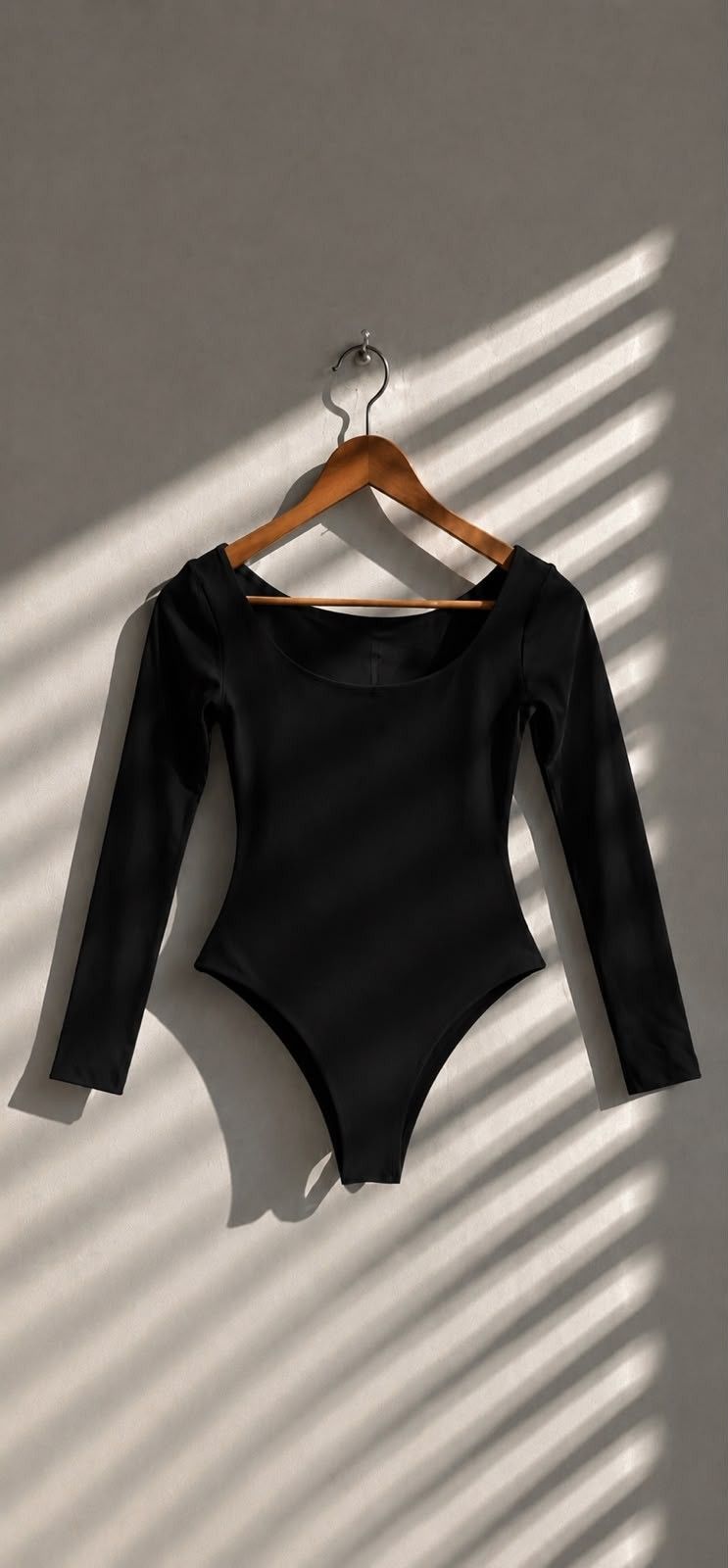 Body Manga Longa Decote Quadrado Preto
