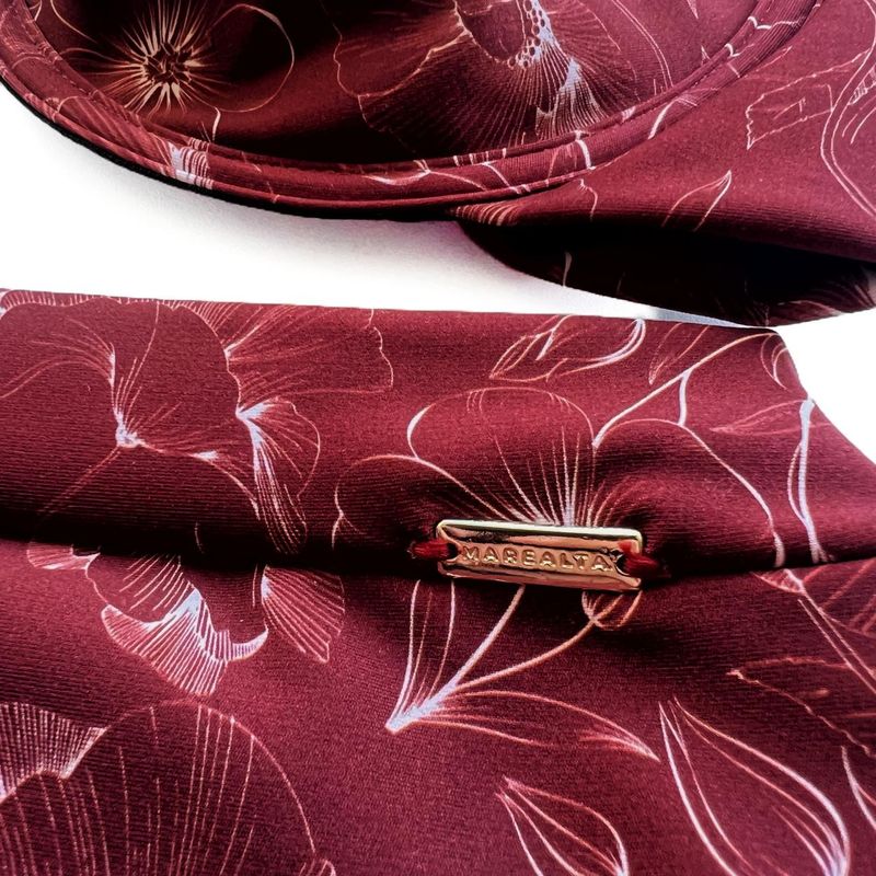 Conjunto Retrô Estampa Folhagem Bordô