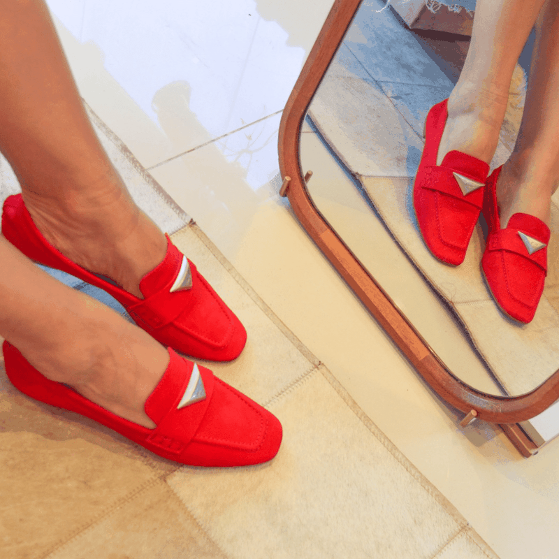 LOAFER SCHUTZ COURO TRIANGULO RED