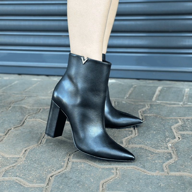 BOTA SCHUTZ TRIANGLE SALTO BLOCO COURO PRETA S2072700130006