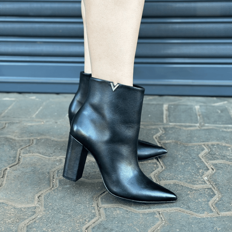 BOTA SCHUTZ TRIANGLE SALTO BLOCO COURO PRETA S2072700130006