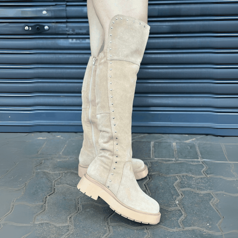 BOTA MARIA CANELA OVER THE KNEE NOBUCK TACHAS