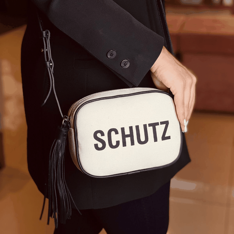 BOLSA SCHUTZ KATE PEQUENA LOGO 