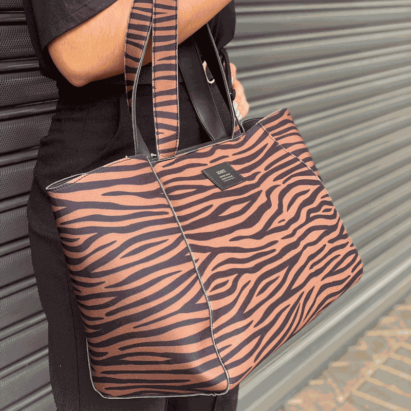 BOLSA SCHUTZ GRANDE ZEBRADA PRETO/MARROM S5001000750027