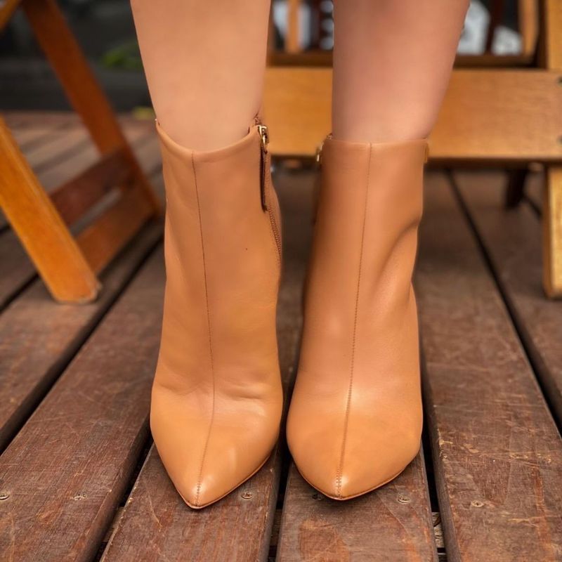 BOTA SCHUTZ SALTO BLOCO COURO AMÊNDOA