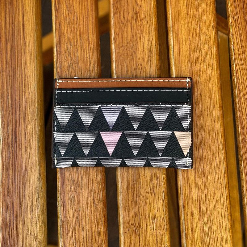 PORTA CARTAO SCHTUZ TRIANGLE PEQUENO PRETO