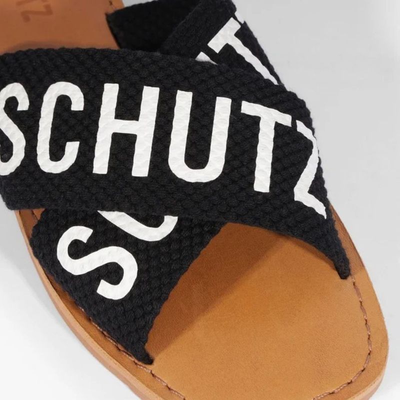 SANDÁLIA SCHUTZ RASTEIRA DE X LOGO PRETO