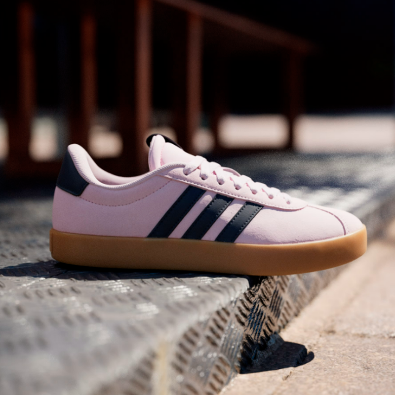 TÊNIS ADIDAS VL COURT ROSA CLARO LISTRAS MARINHO