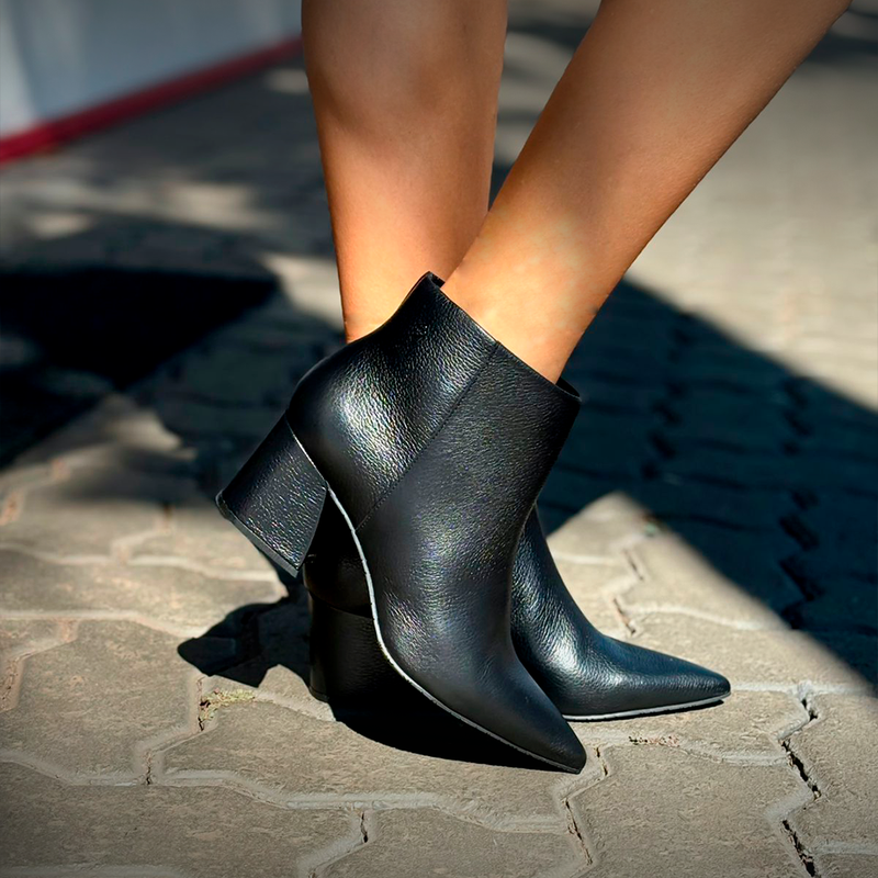 BOTA CAPODARTE CANO CURTO COURO PRETO
