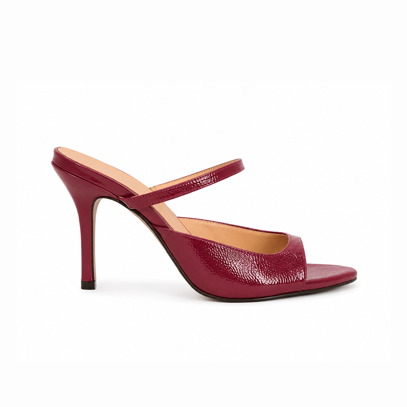 Mule Luiza Barcelos Salto Alto Verniz