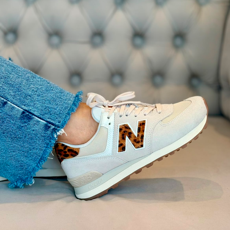 Tênis New Balance 574 Onça