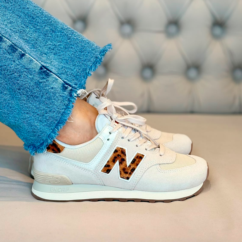 Tênis New Balance 574 Onça