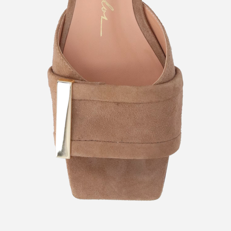 Sandália Flat Luiza Barcelos Camurça Fendi