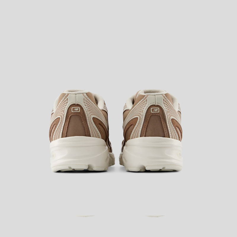 Tênis New Balance 740 Marrom