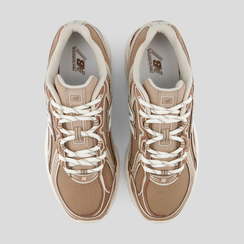 Tênis New Balance 740 Marrom