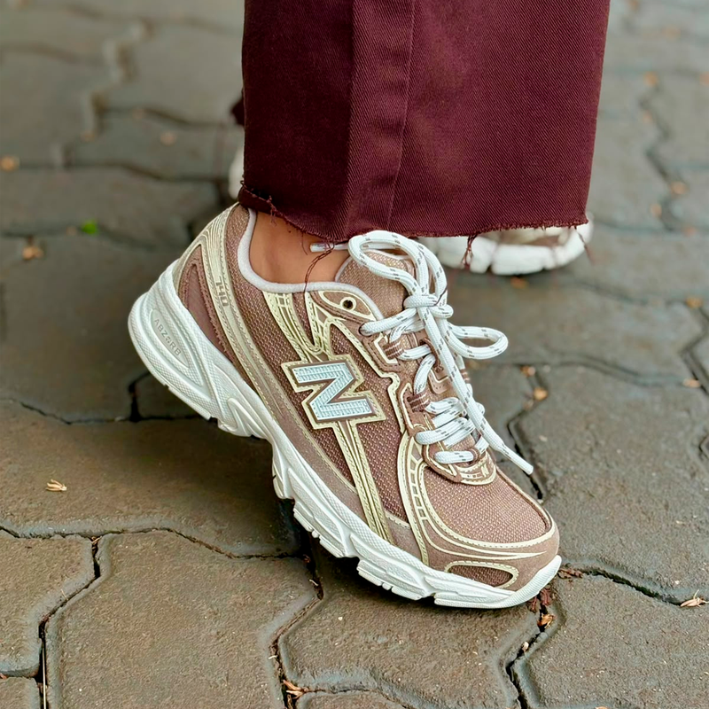 Tênis New Balance 740 Marrom