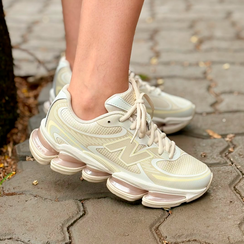 Tênis New Balance 2000 Bege