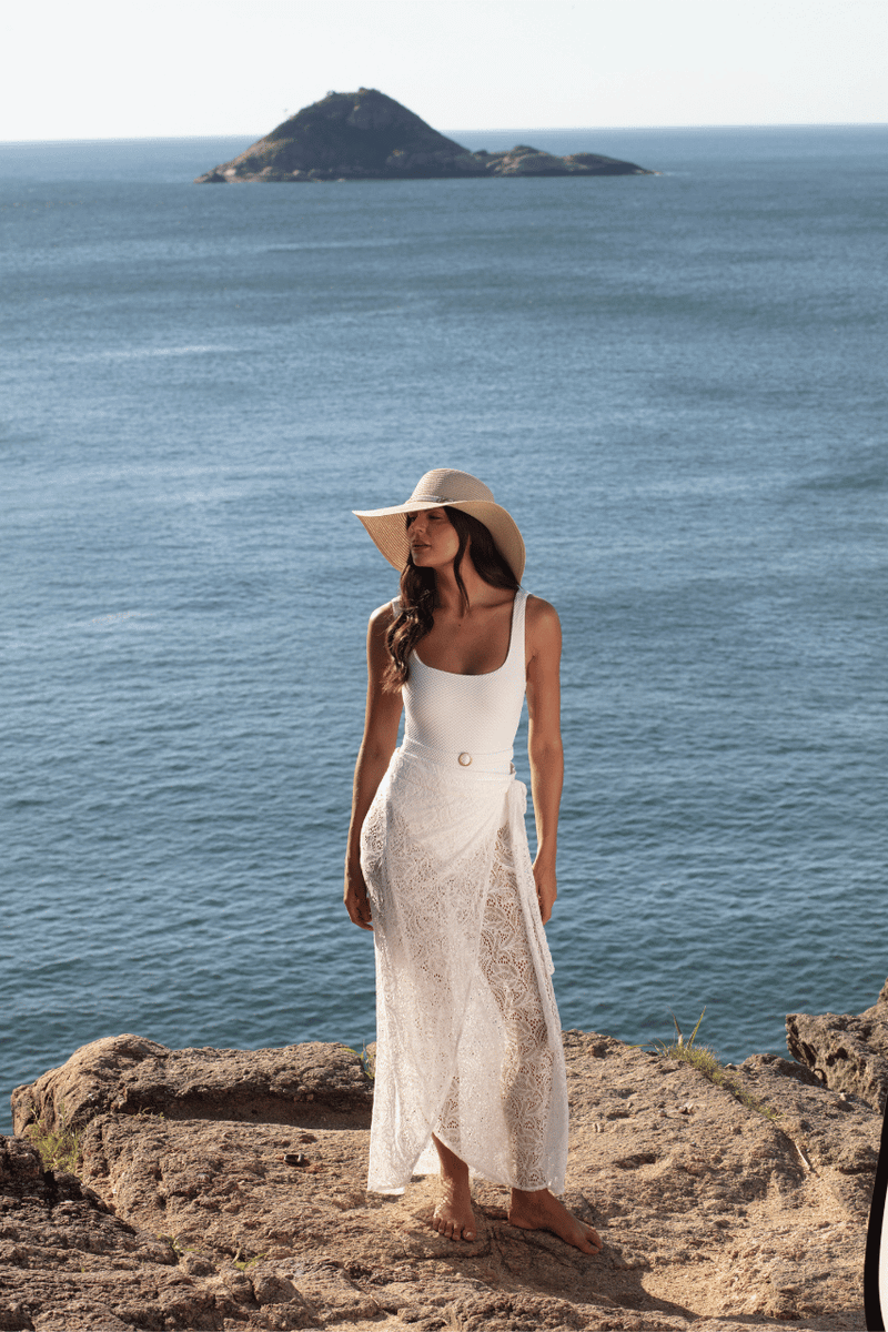 SAIA PAREÔ BRANCA DE RENDA BRANCO