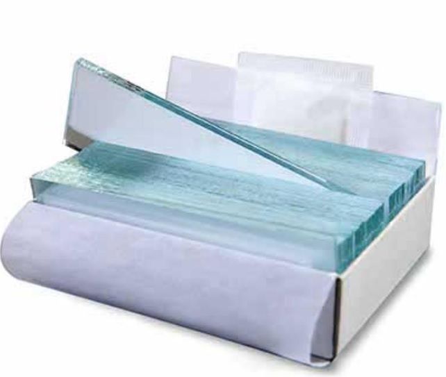 LÂMINAS PARA MICROSCOPIA 26 X 76 MM PONTA FOSCA NÃO LAPIDADA COM PAPEL. UNITÁRIO (50 UN/PCT)
