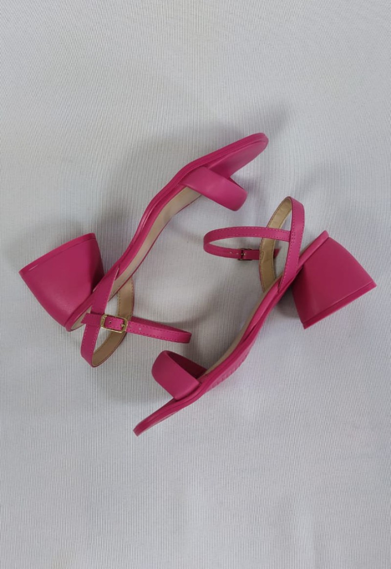 Sandália  feminina salto bloco oval Via Uno | Hot Pink
