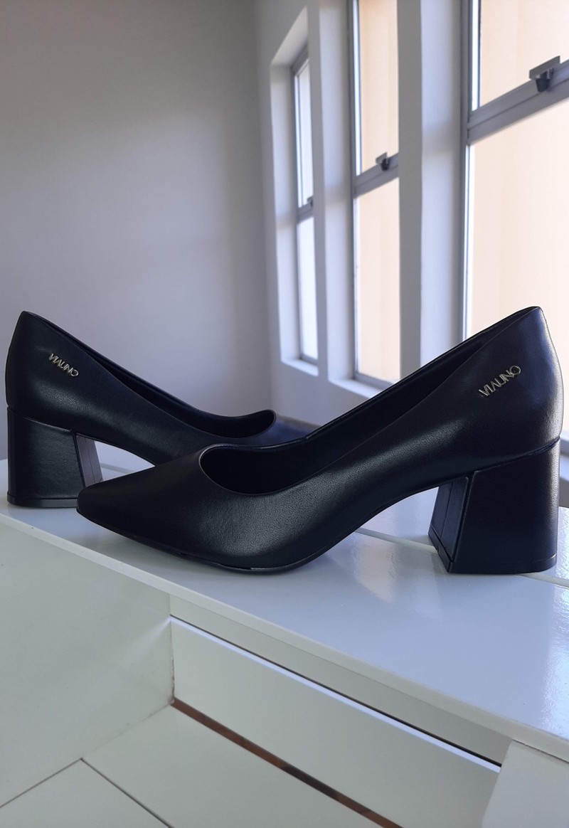 Sapato feminino scarpin clássico couro Via Uno | Preto