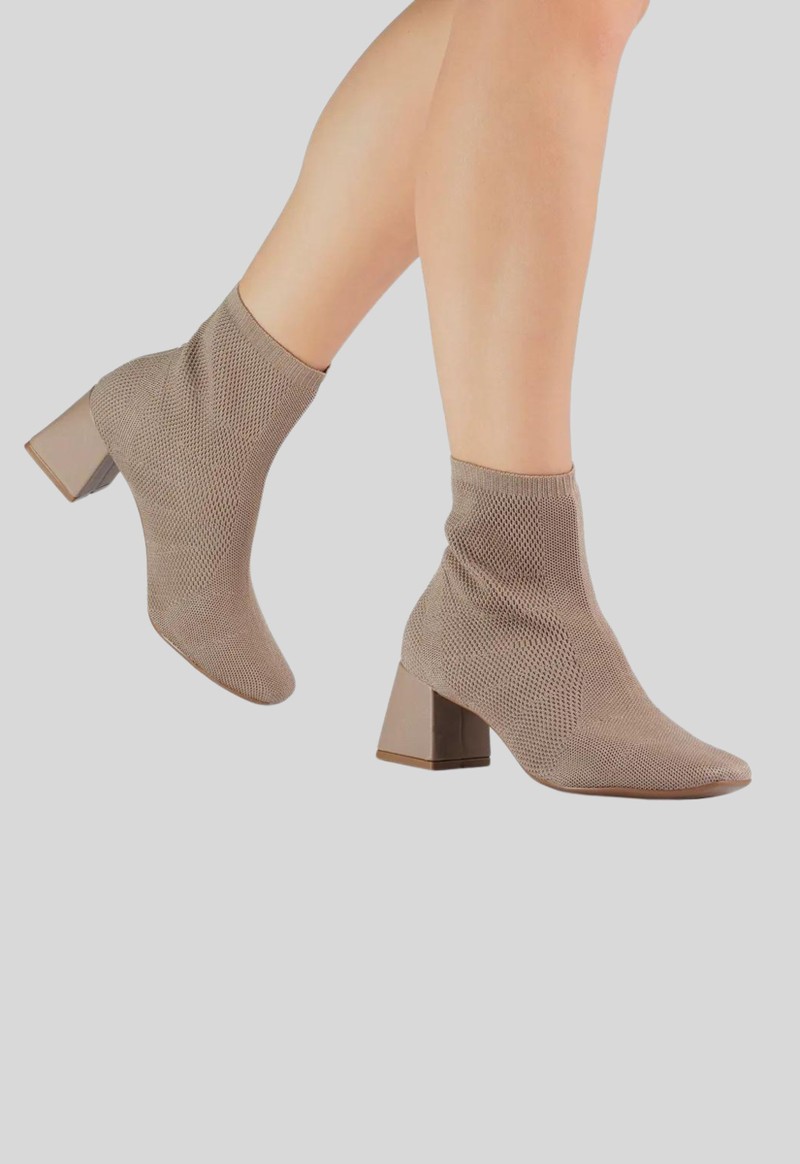 Bota feminina cano curto bico quadrado knit Bebecê | Taupe 