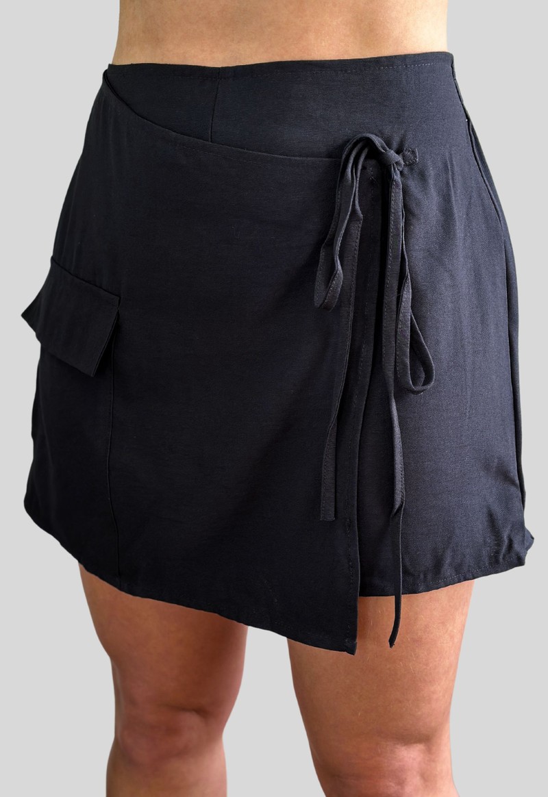 Short saia transpassado The Style Box | Preto