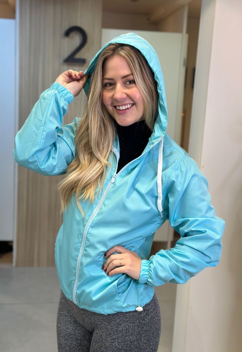 Jaqueta feminina corta vento Aliance | Azul