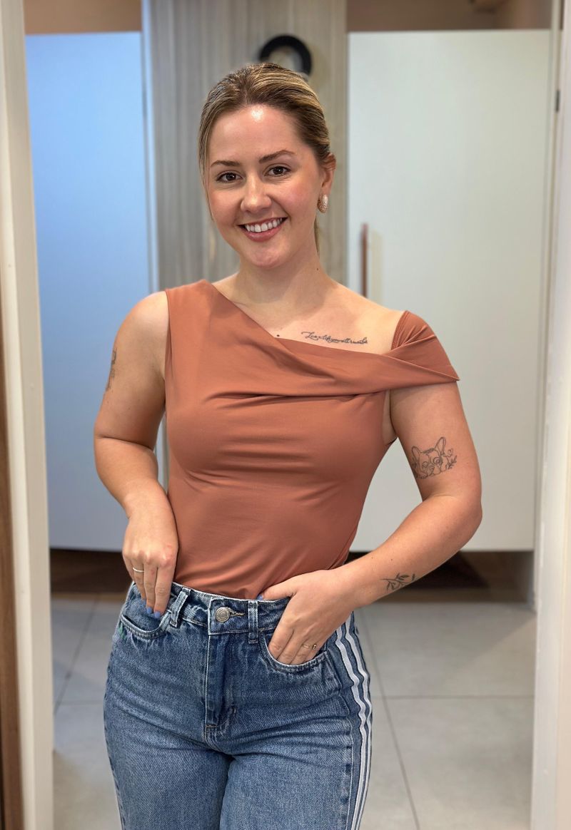 Blusa ombro a ombro Sobella | Terracota