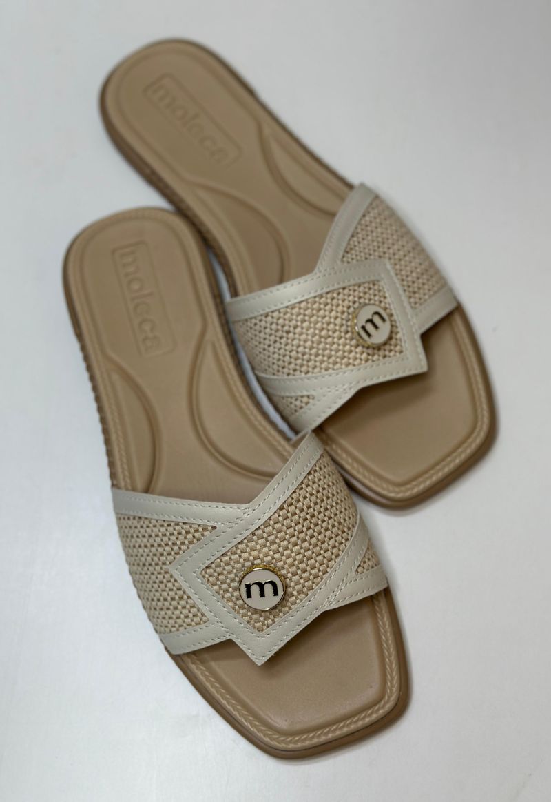  Rasteira slide com tira larga Moleca | Cru e Off White