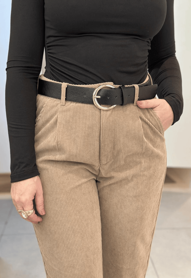 Calça feminina veludo cotele bolso faca Facinelli | Cappuccino
