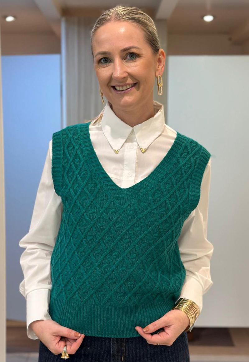Colete Tricot Decote V Ponto Trabalhado Zappo HC030 I Verde Folha