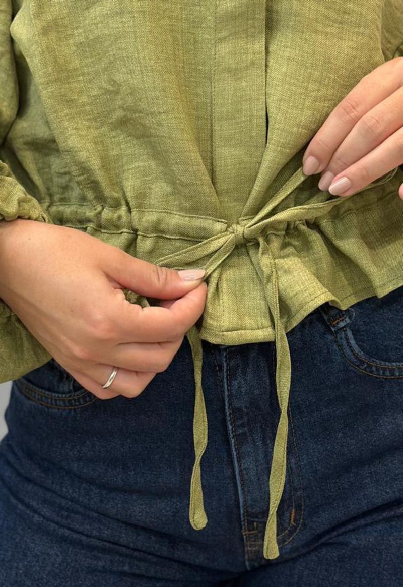 Camisa Feminina Cropped Com Detalhe Canaleta Style Box | Pistache