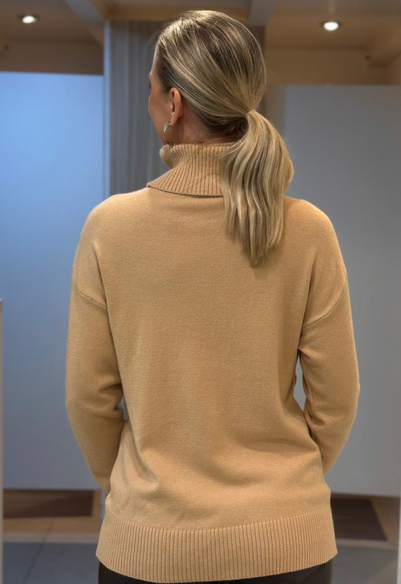 Tricot Gola Boba Com Textura Canelada Padrão Geométrico Em Relevo Facinelli | Amêndoa