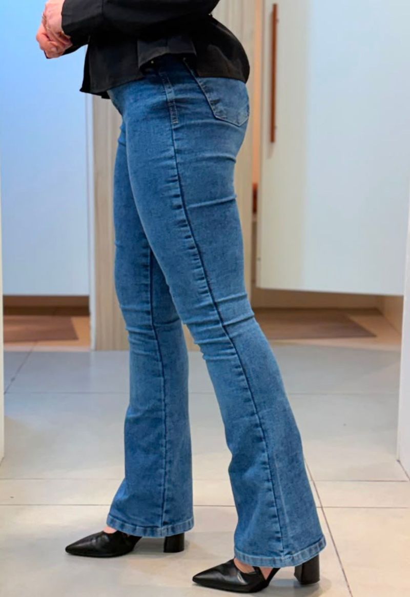 Calça jeans flare basica 3936 Kult