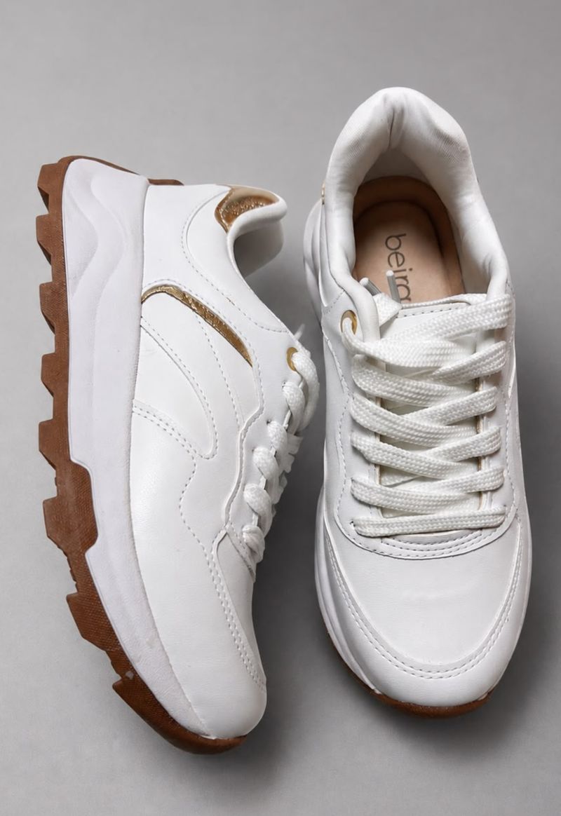 tênis chunky plataforma Beira rio | branco e dourado 
