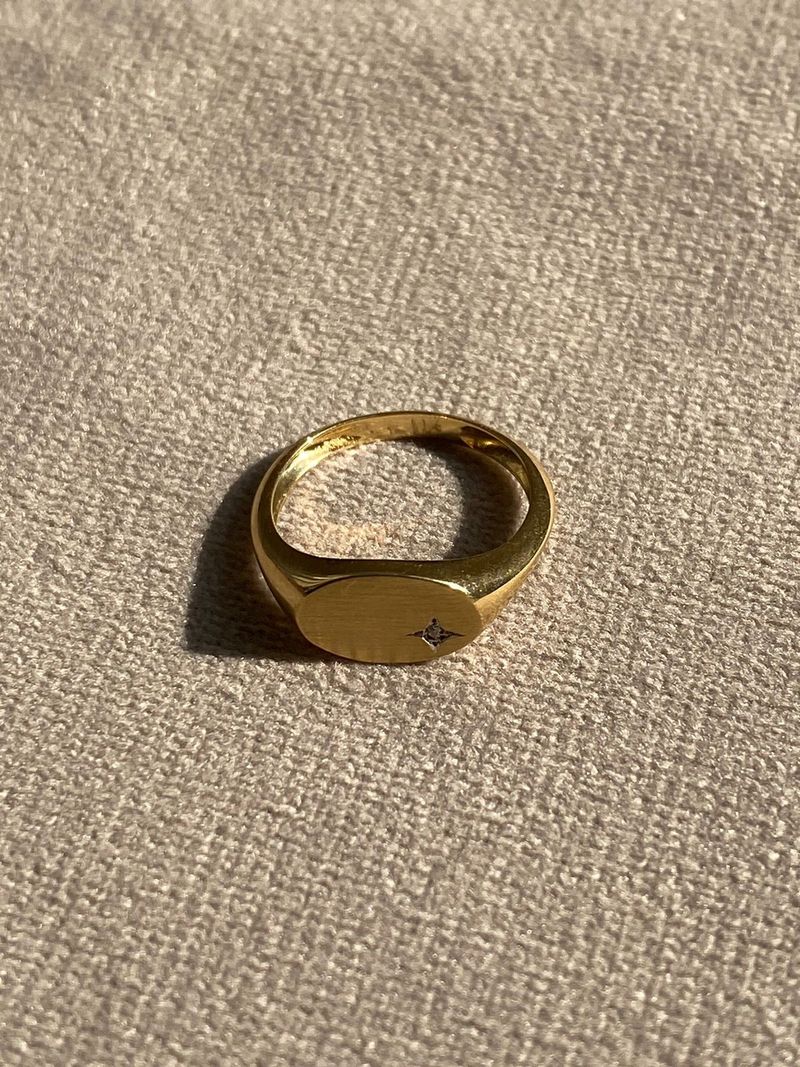 Anel Dedinho com Topázio Branco Ouro Amarelo.