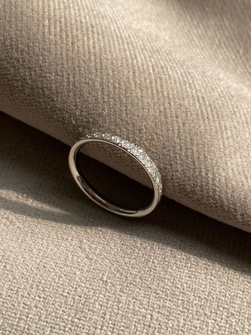 Aliança Diamantes em Ouro Branco