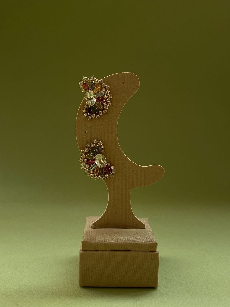 Brinco Leque de Pedras Coloridas e Diamante em Ouro Amarelo