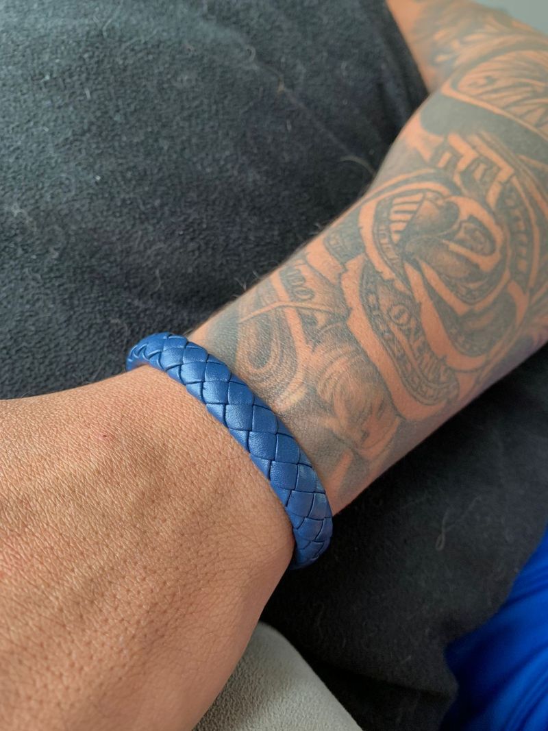 Bracelete Masculino Couro Azul com Fecho em Aço.