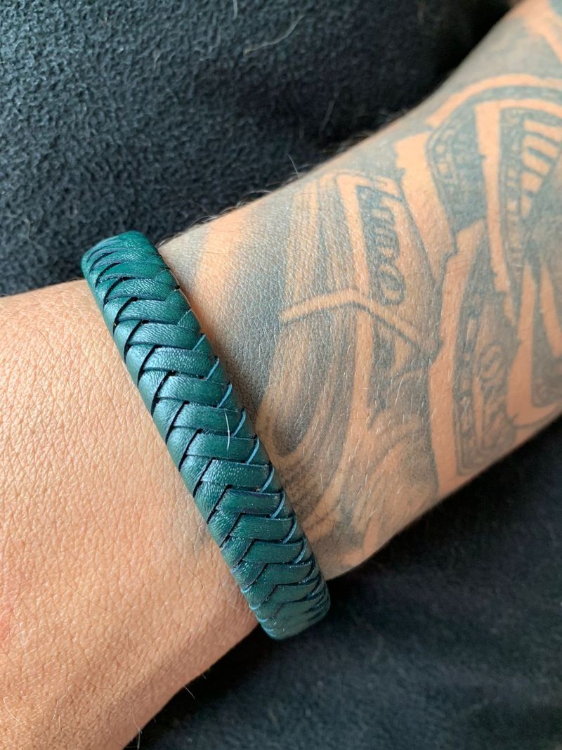 Bracelete Masculino Couro Verde e Aço.
