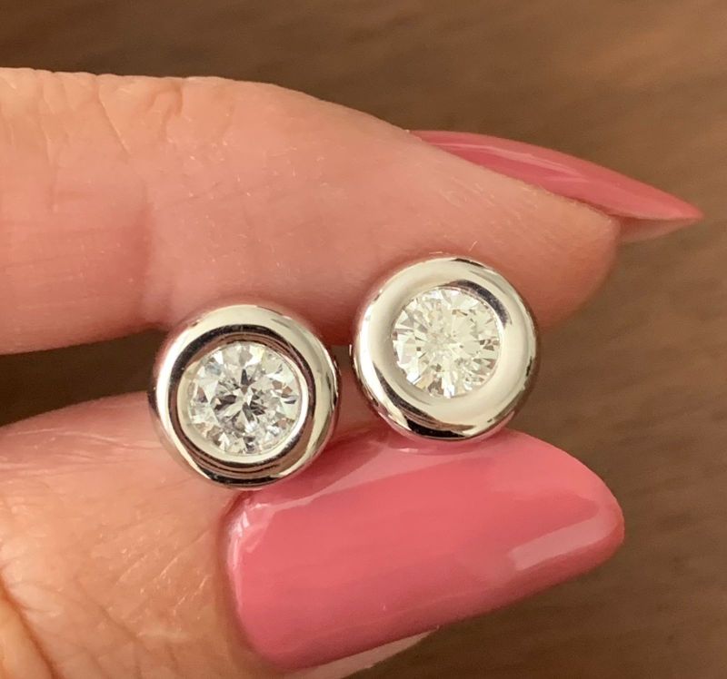 Brinco Solitário Diamante Ouro Branco